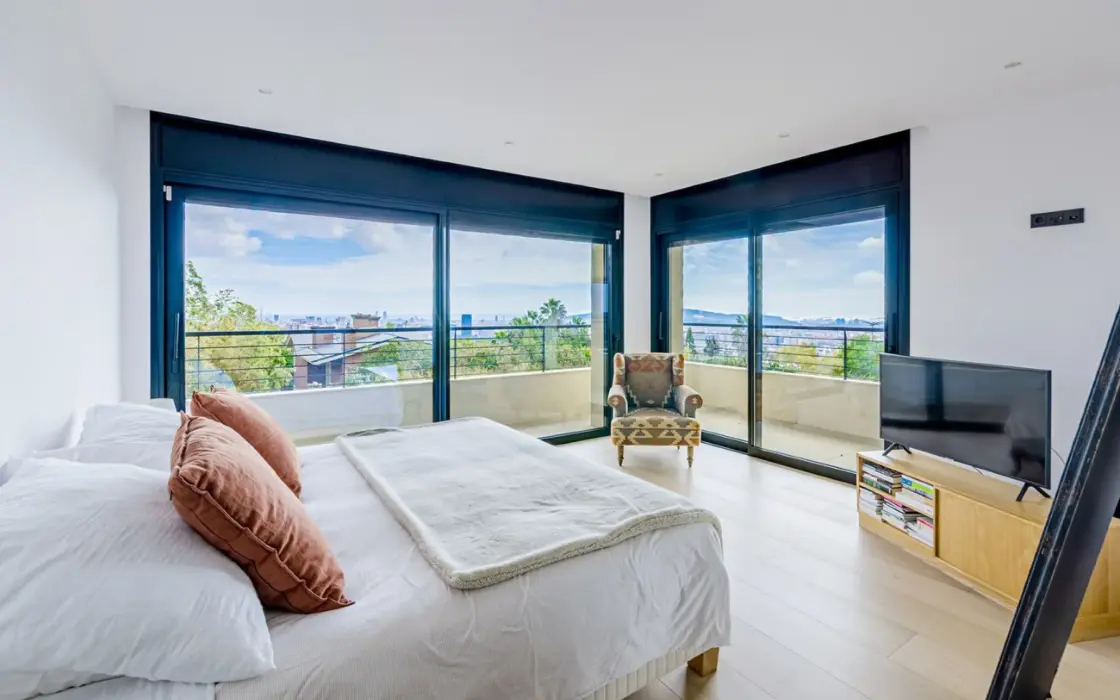 Элитная вилла с панорамным видом в Педральбесе, Барселона