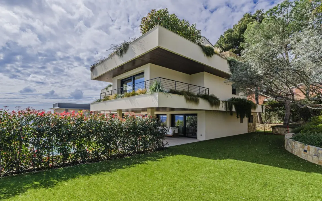 Элитная вилла с панорамным видом в Педральбесе, Барселона