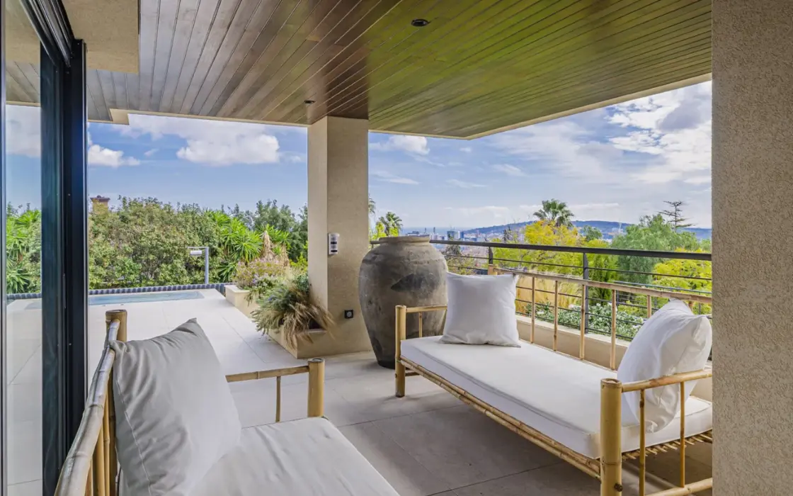 Элитная вилла с панорамным видом в Педральбесе, Барселона