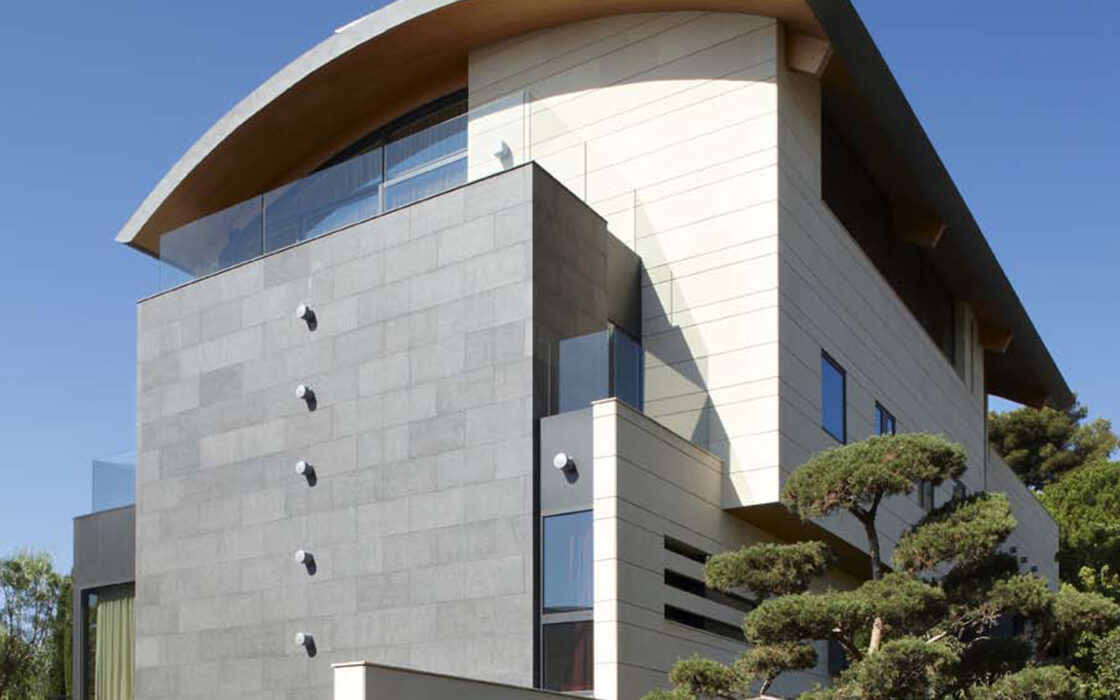 Престижна вілла в Педральбесі з терасою та панорамним видом