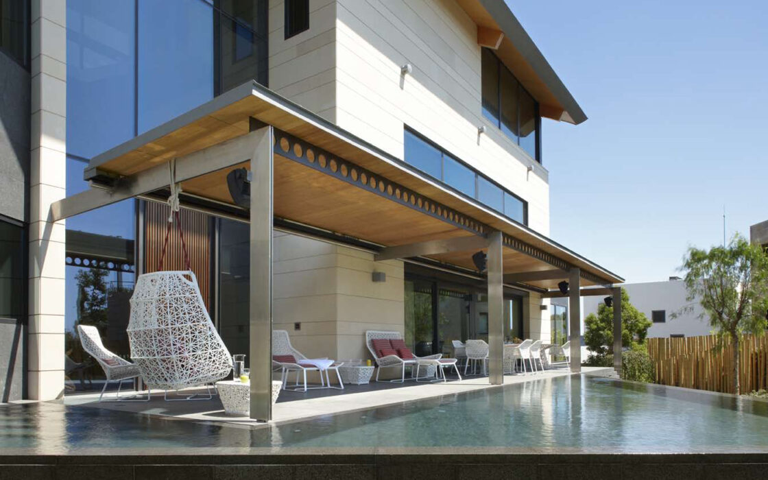 Престижна вілла в Педральбесі з терасою та панорамним видом