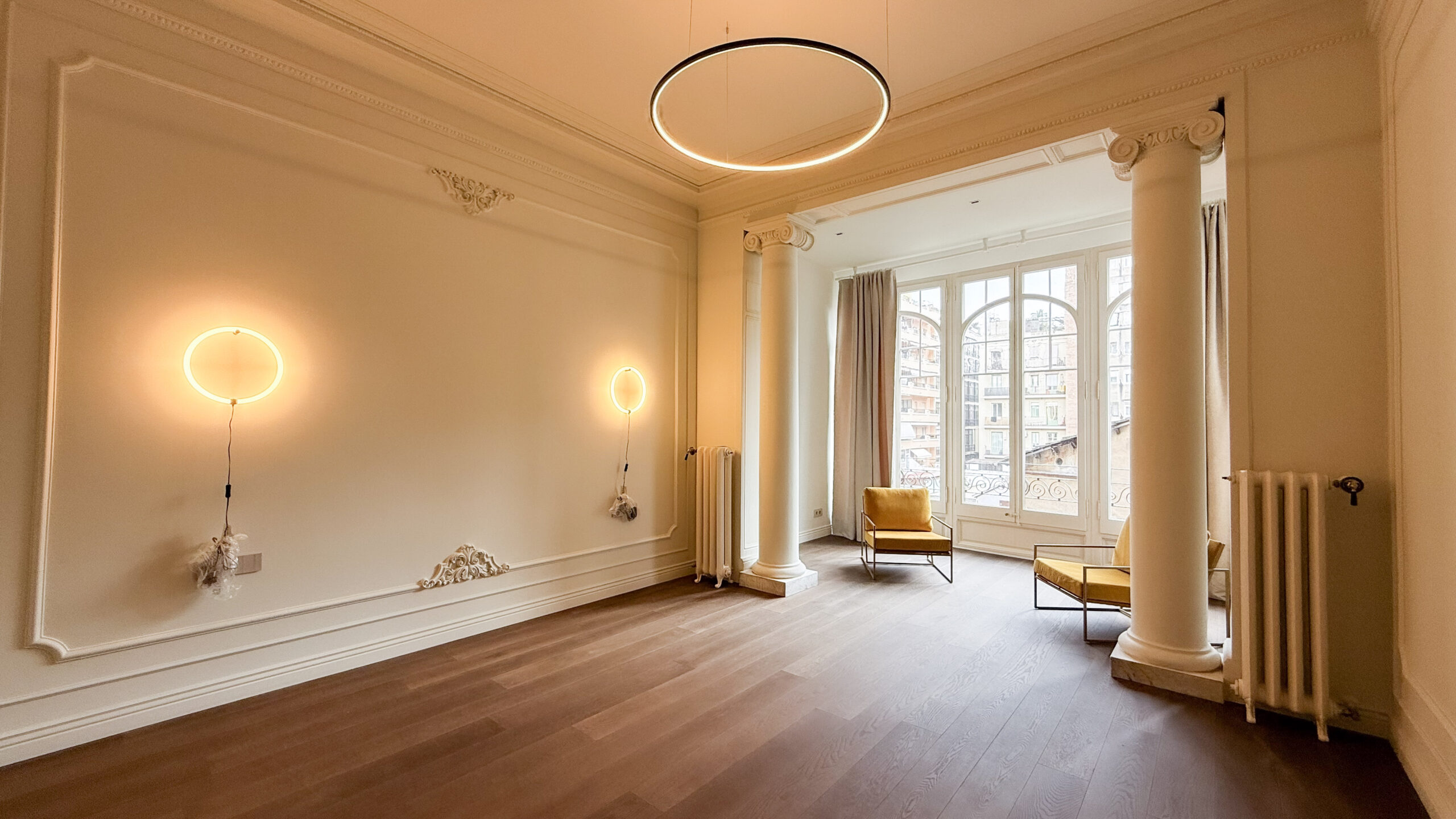 Елітна 4-кімнатна квартира в Ешампле, Барселона з терасою