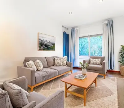 Світла квартира 95 кв.м з терасою в Барселоні Ейшампле