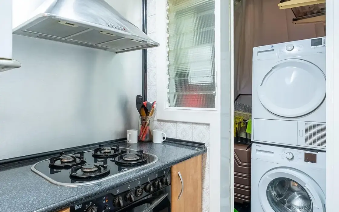 Світла квартира 95 кв.м з терасою в Барселоні Ейшампле