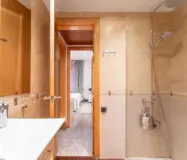 Світла квартира 95 кв.м з терасою в Барселоні Ейшампле