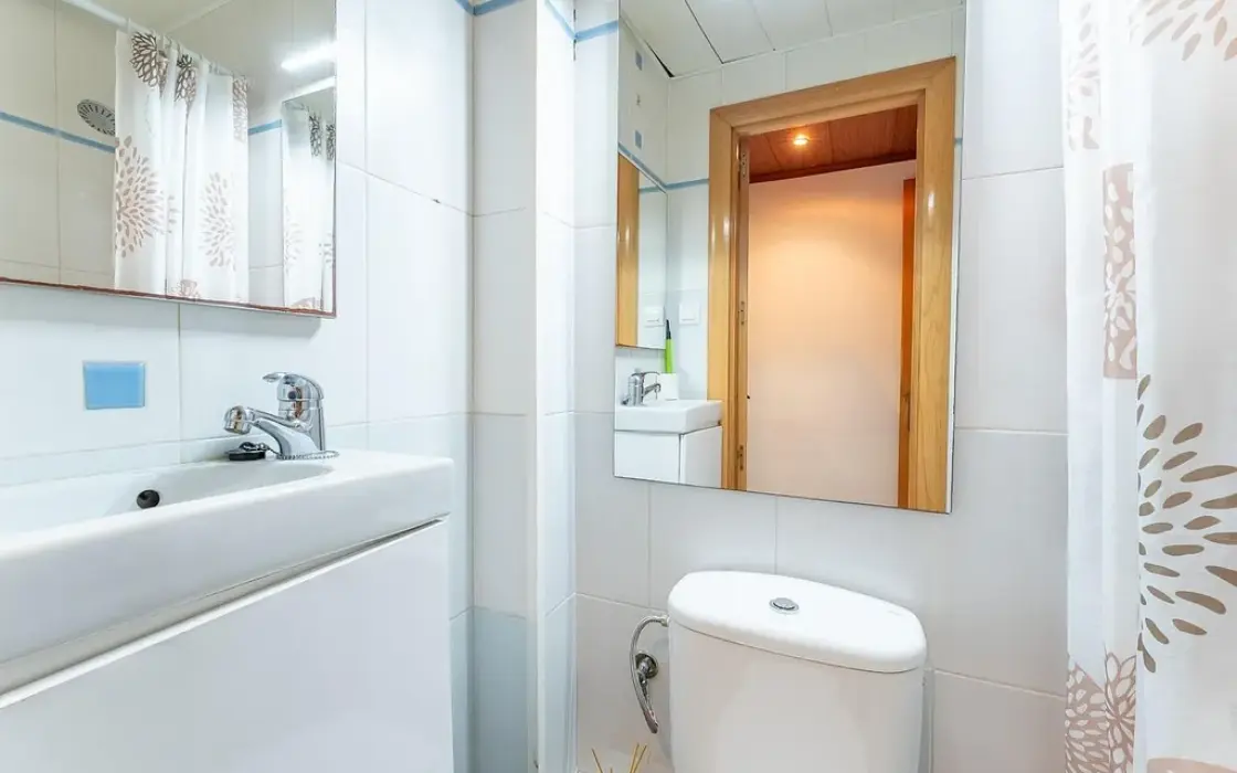 Світла квартира 95 кв.м з терасою в Барселоні Ейшампле