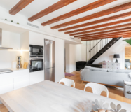 Історична квартира з терасою в Готичному кварталі Барселони