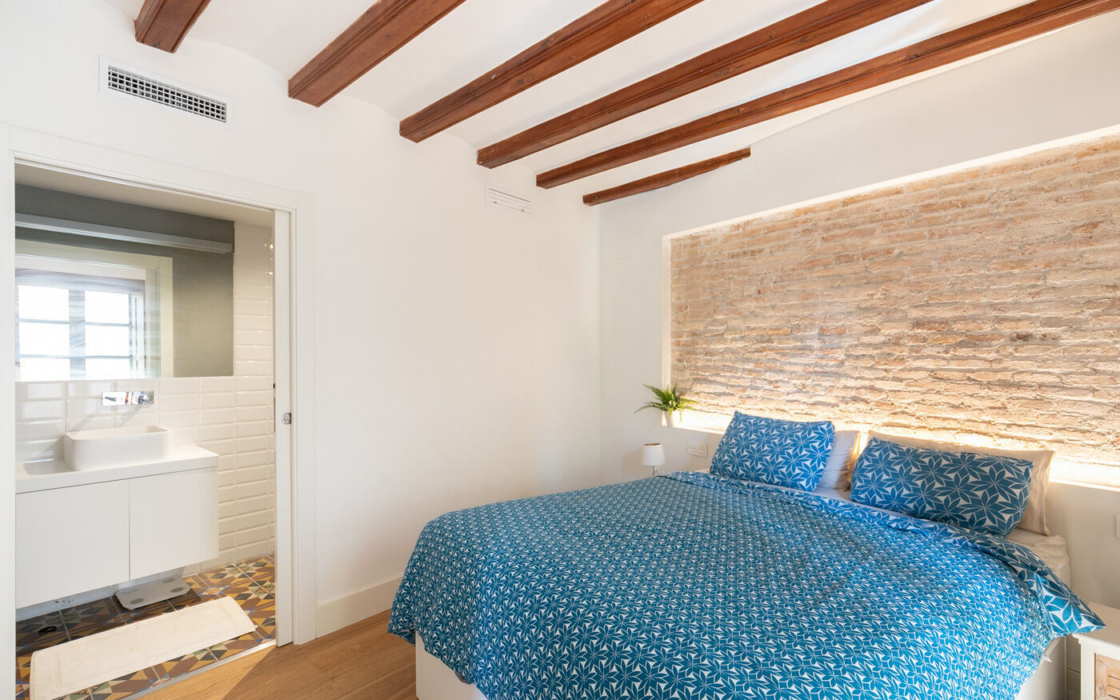 Історична квартира з терасою в Готичному кварталі Барселони