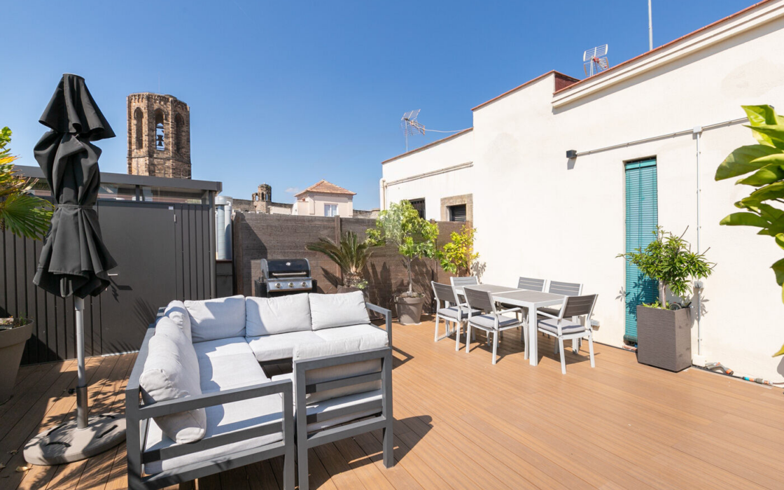 Історична квартира з терасою в Готичному кварталі Барселони