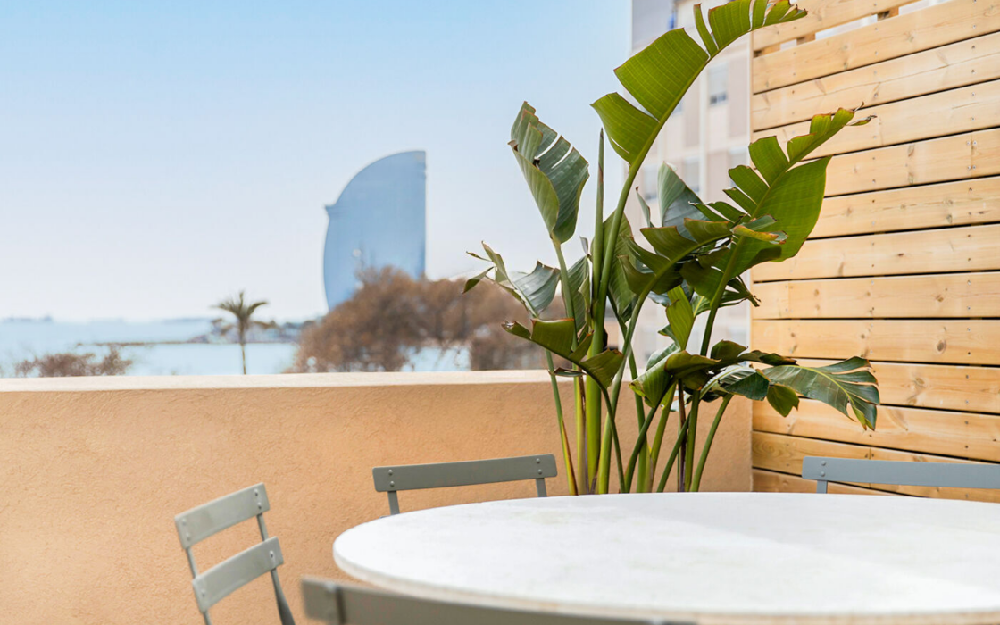 Квартира у моря с балконом в Барселонете, 70 кв.м, терраса