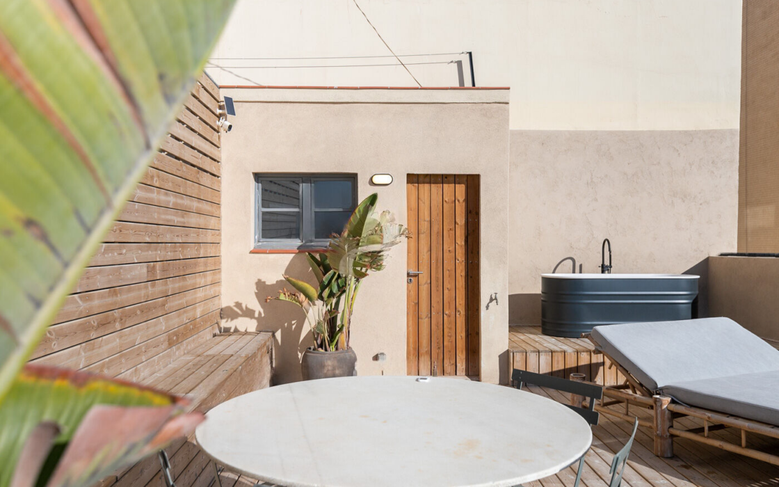 Квартира у моря с балконом в Барселонете, 70 кв.м, терраса