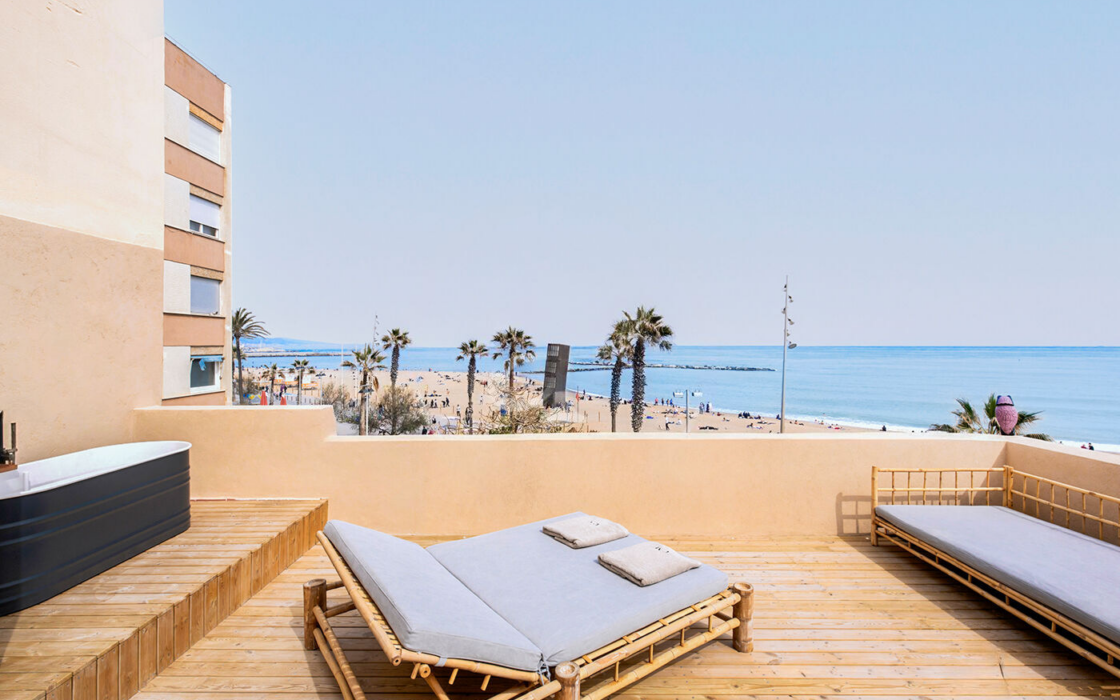 Квартира у моря с балконом в Барселонете, 70 кв.м, терраса