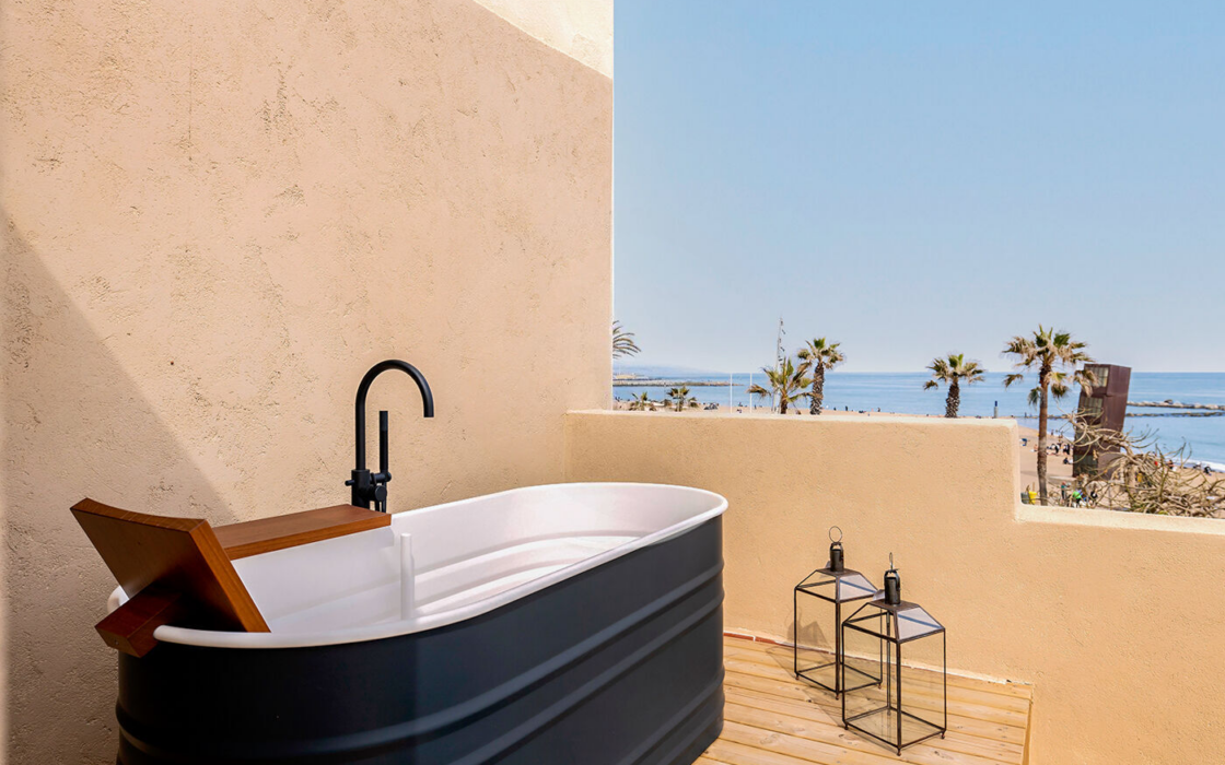 Квартира у моря с балконом в Барселонете, 70 кв.м, терраса