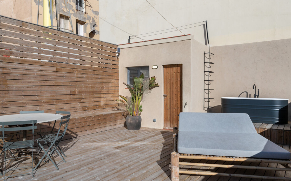 Квартира у моря с балконом в Барселонете, 70 кв.м, терраса