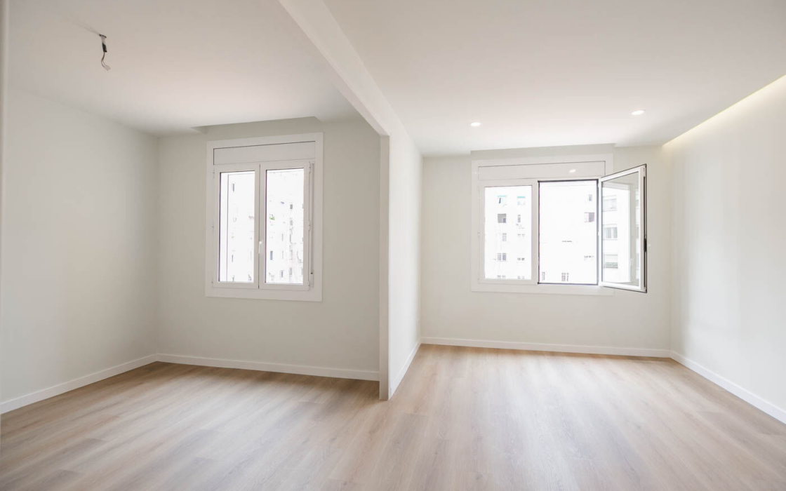 Квартира в Ешампле, 70 кв.м, близько до Сагради Фамілія