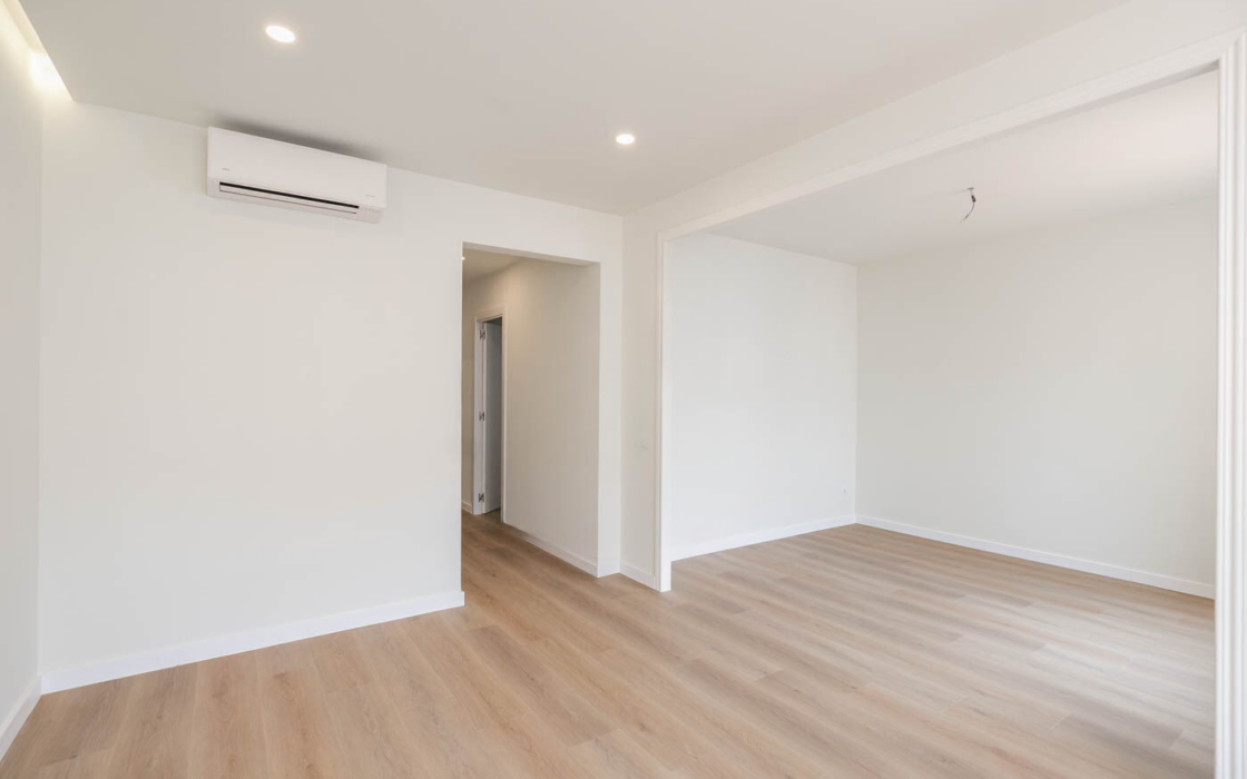 Квартира в Ешампле, 70 кв.м, близько до Сагради Фамілія