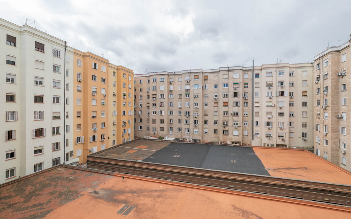 Квартира в Ешампле, 70 кв.м, близько до Сагради Фамілія