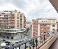 Світла квартира з балконом у Барселоні, 3 спальні