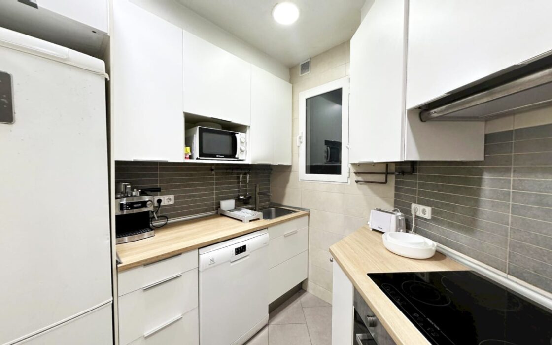 Світла квартира з балконом у Барселоні, 3 спальні