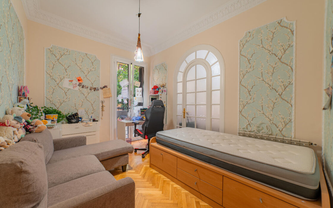 Просторная квартира с террасой в Эшампле, Барселона 159 кв.м