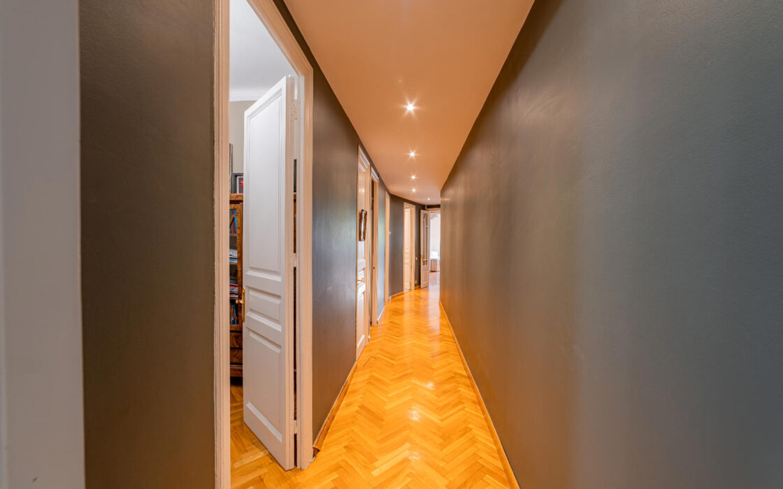 Просторная квартира с террасой в Эшампле, Барселона 159 кв.м