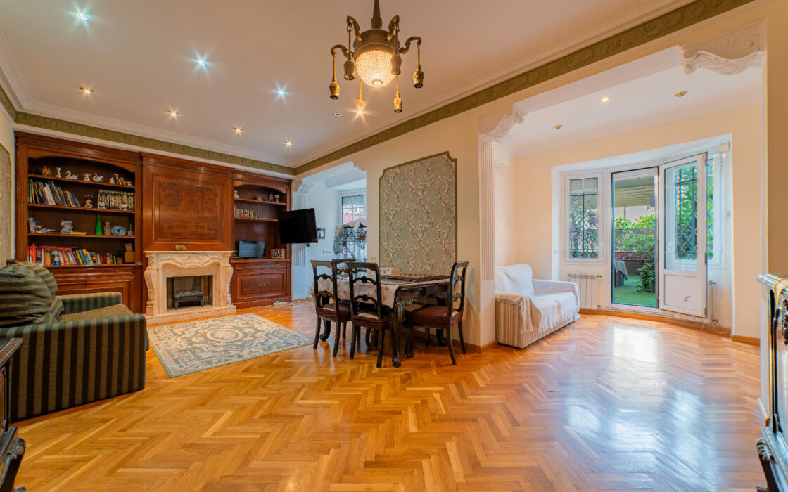 Просторная квартира с террасой в Эшампле, Барселона 159 кв.м