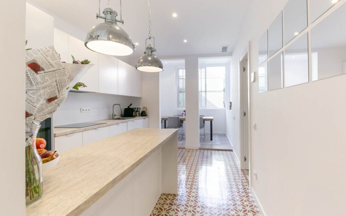 Квартира 77 кв.м в Побленоу, Барселона, после ремонта