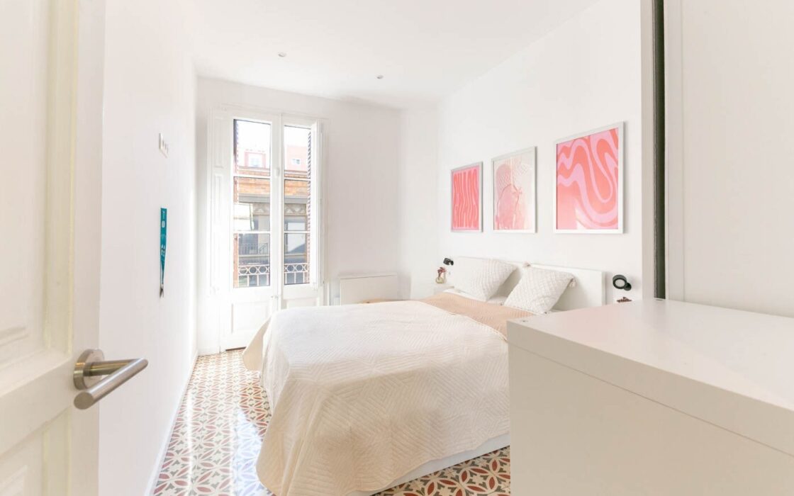 Квартира 77 кв.м в Побленоу, Барселона, после ремонта