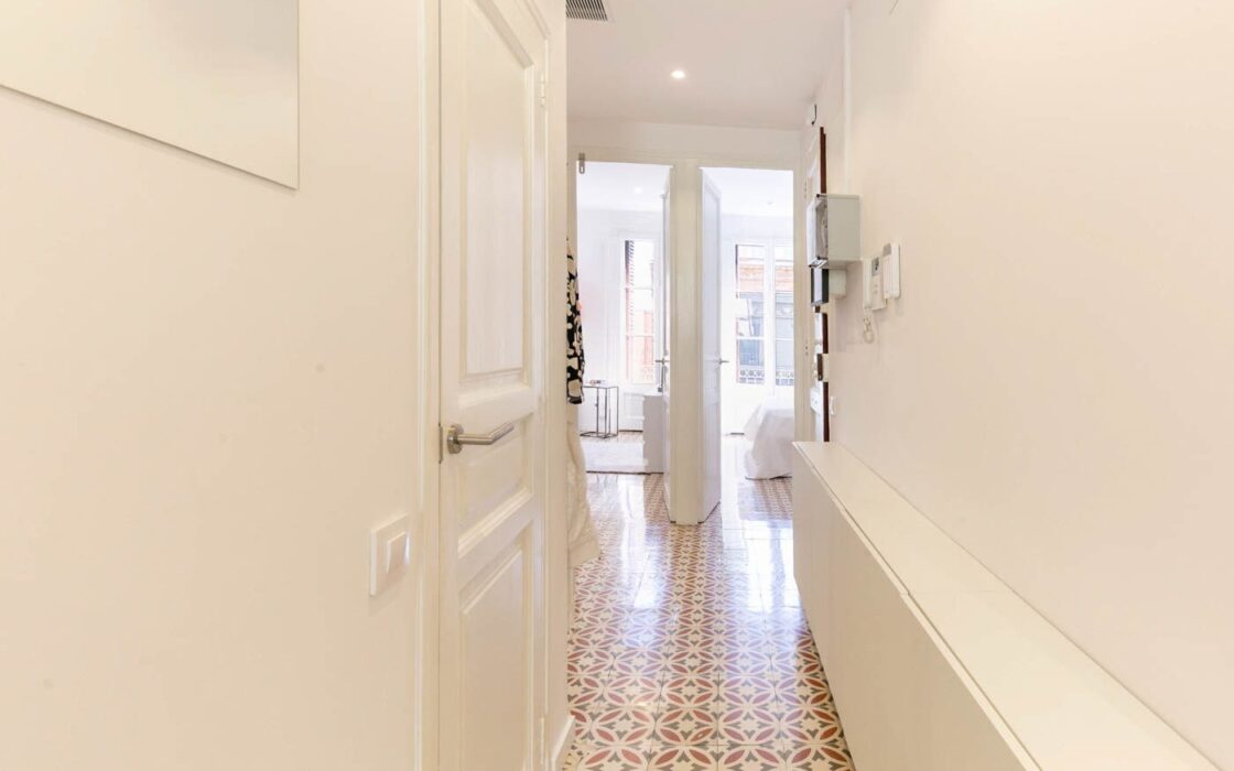 Квартира 77 кв.м в Побленоу, Барселона, после ремонта