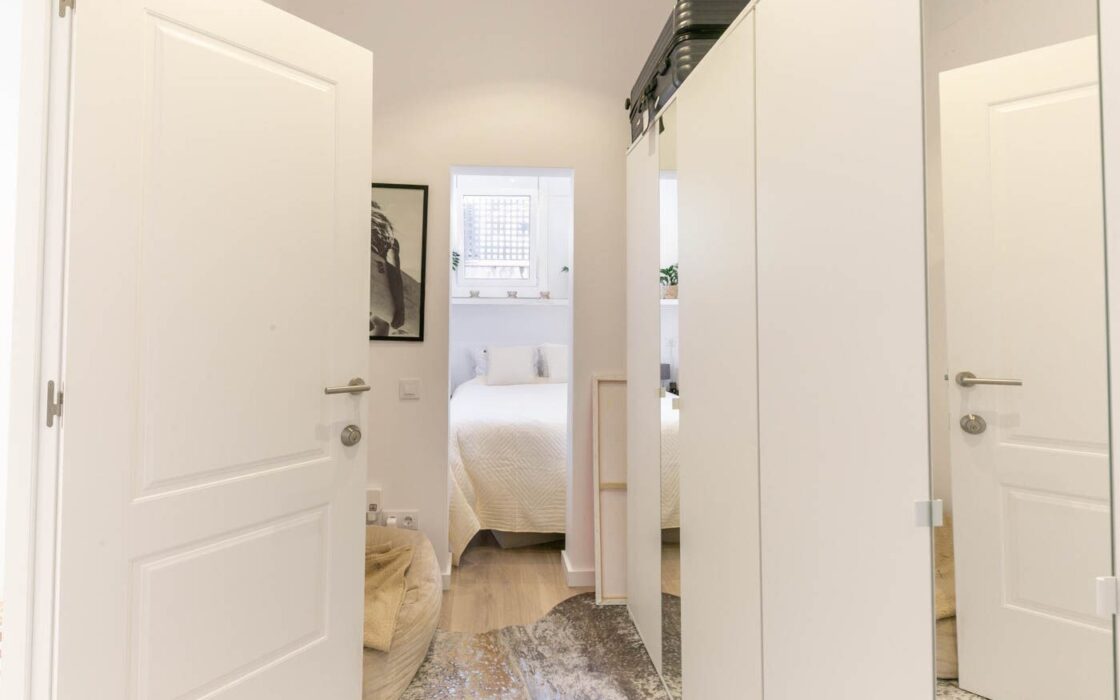 Квартира 77 кв.м в Побленоу, Барселона, после ремонта