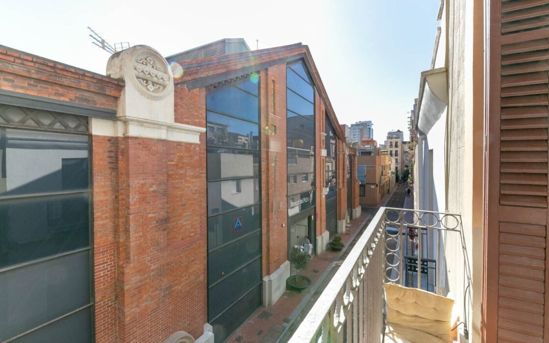 Квартира 77 кв.м в Побленоу, Барселона, после ремонта