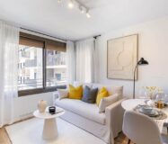 Уютная квартира с ремонтом в Побленоу, Барселона, 2 комнаты