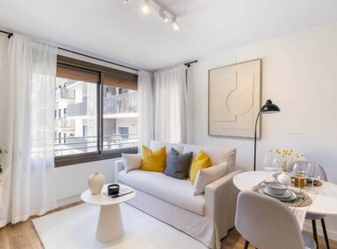 Уютная квартира с ремонтом в Побленоу, Барселона, 2 комнаты