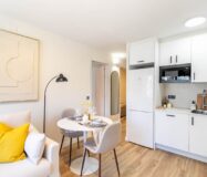 Уютная квартира с ремонтом в Побленоу, Барселона, 2 комнаты