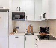 Уютная квартира с ремонтом в Побленоу, Барселона, 2 комнаты