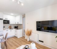 Уютная квартира с ремонтом в Побленоу, Барселона, 2 комнаты