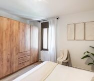 Уютная квартира с ремонтом в Побленоу, Барселона, 2 комнаты