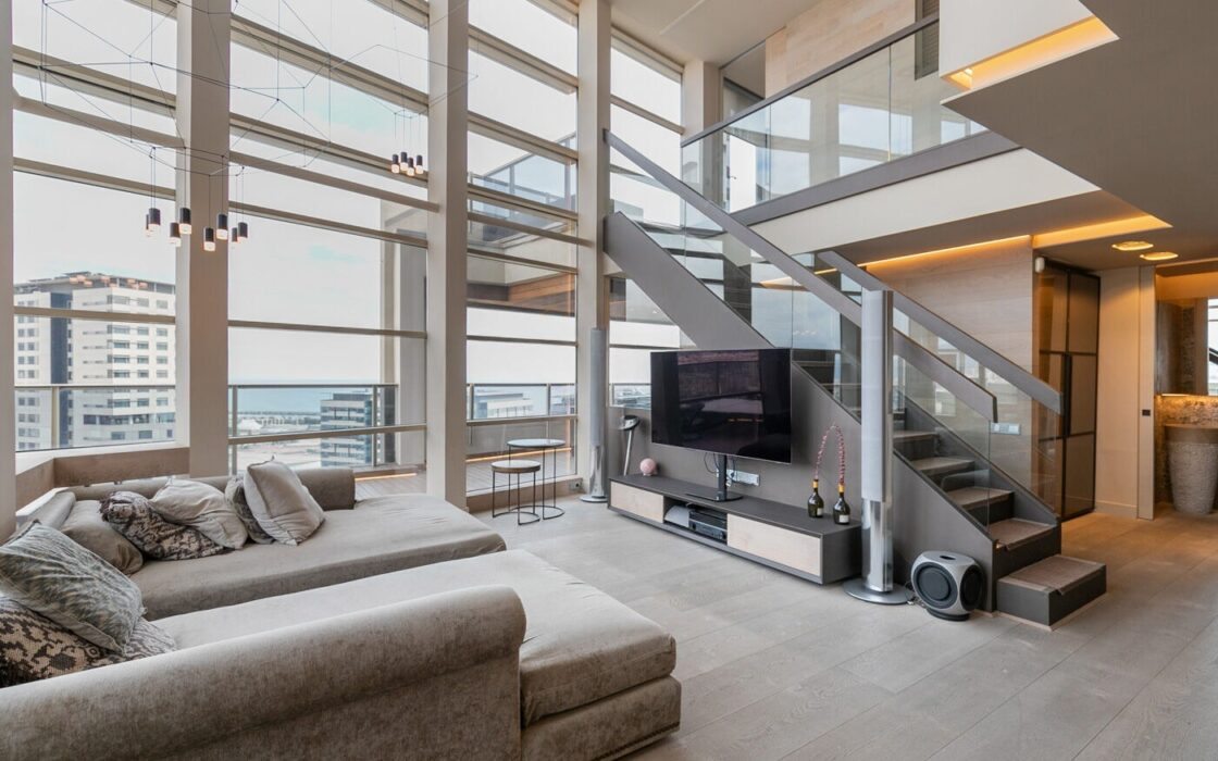 Дуплекс-пентхаус з терасами та морським видом у Барселоні