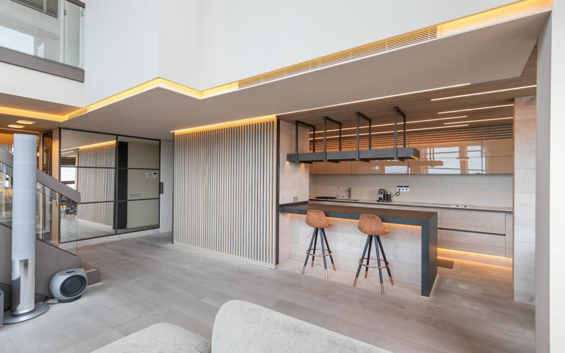 Дуплекс-пентхаус з терасами та морським видом у Барселоні