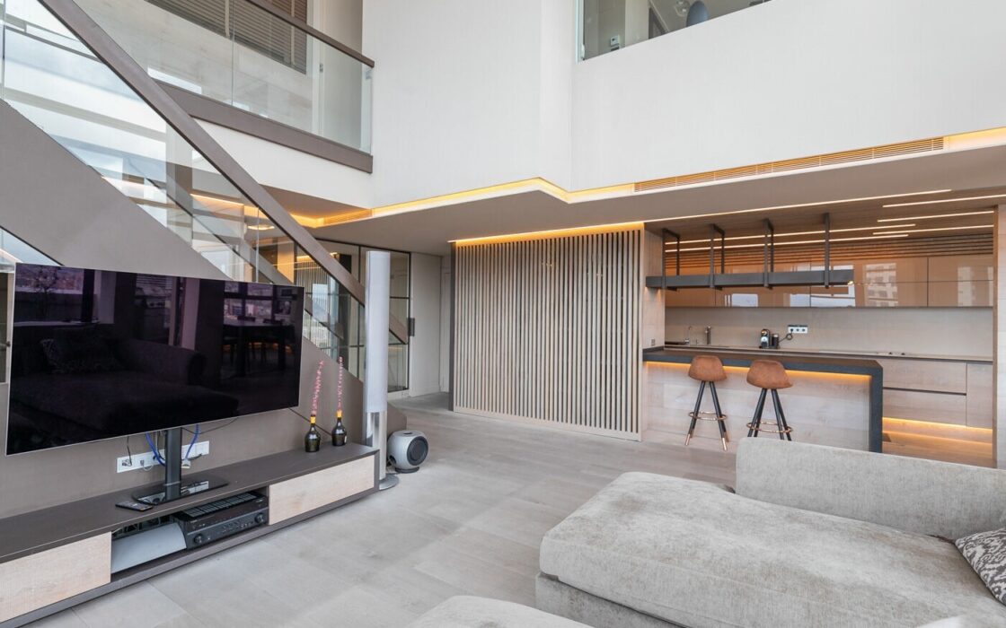 Дуплекс-пентхаус з терасами та морським видом у Барселоні