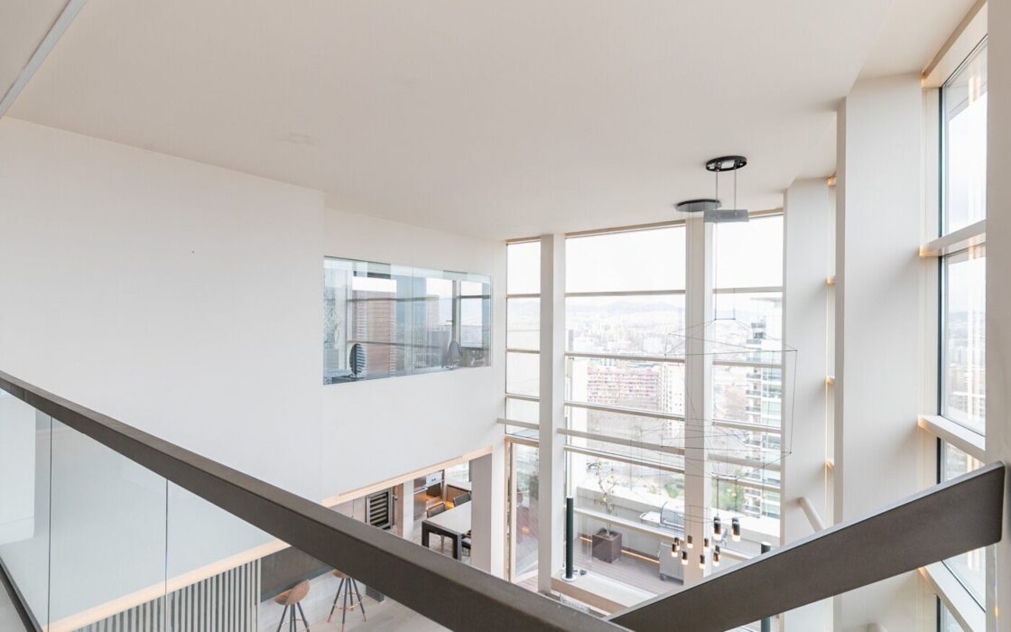 Дуплекс-пентхаус з терасами та морським видом у Барселоні