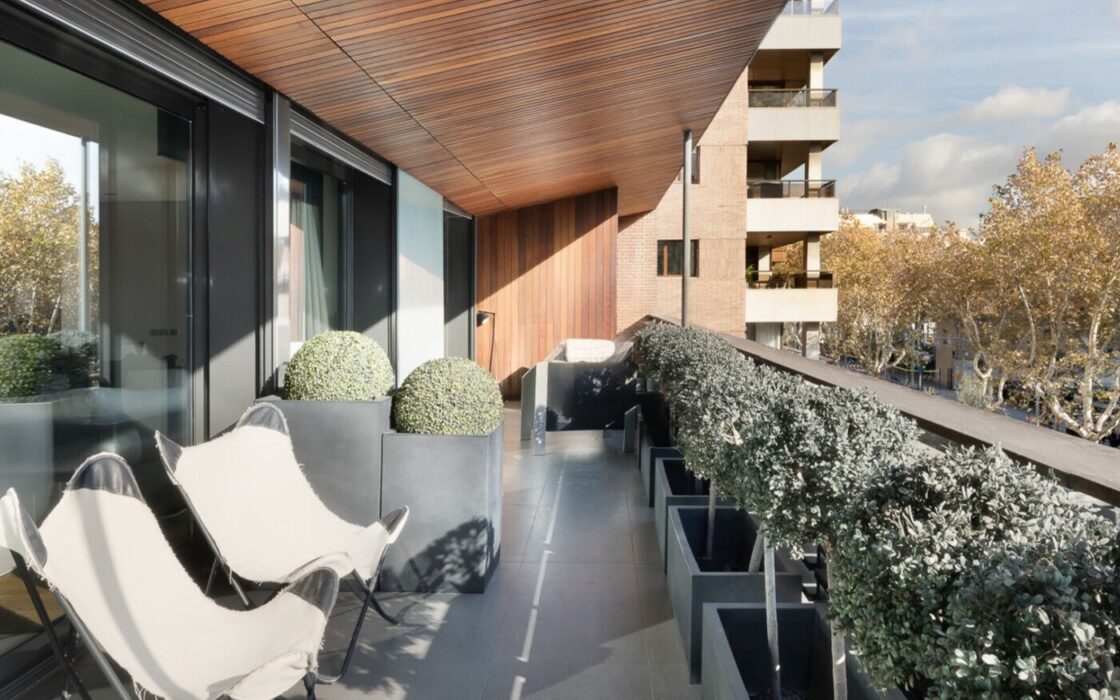 Просторная квартира с террасой в Барселоне 492 кв.м 4 комнаты