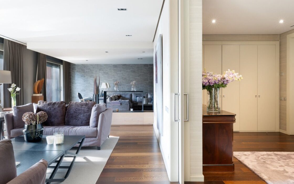 Просторная квартира с террасой в Барселоне 492 кв.м 4 комнаты