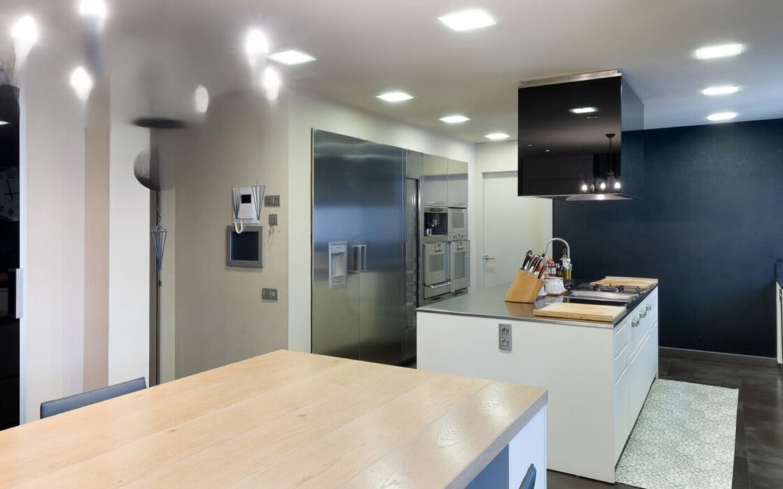 Просторная квартира с террасой в Барселоне 492 кв.м 4 комнаты