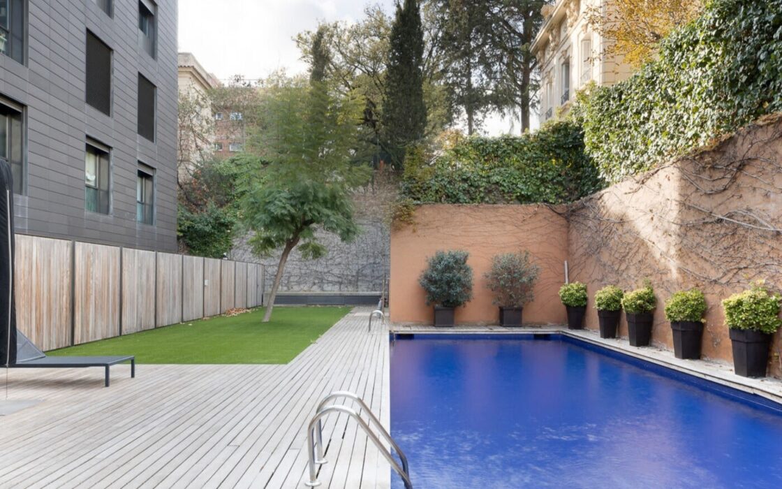 Просторная квартира с террасой в Барселоне 492 кв.м 4 комнаты