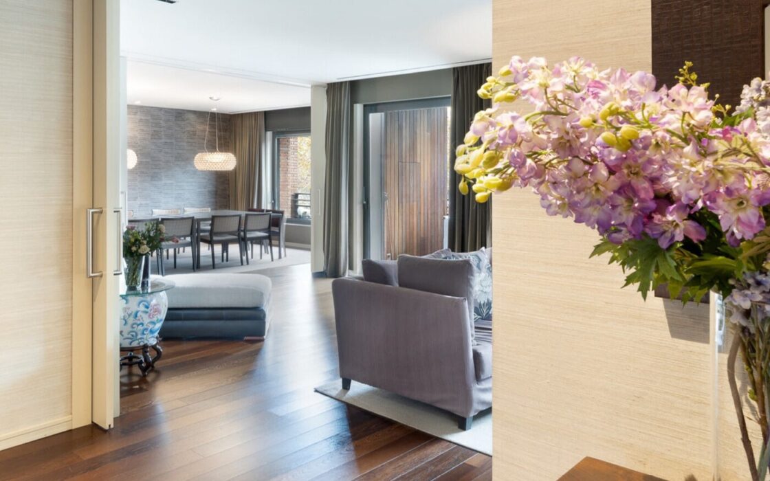 Просторная квартира с террасой в Барселоне 492 кв.м 4 комнаты