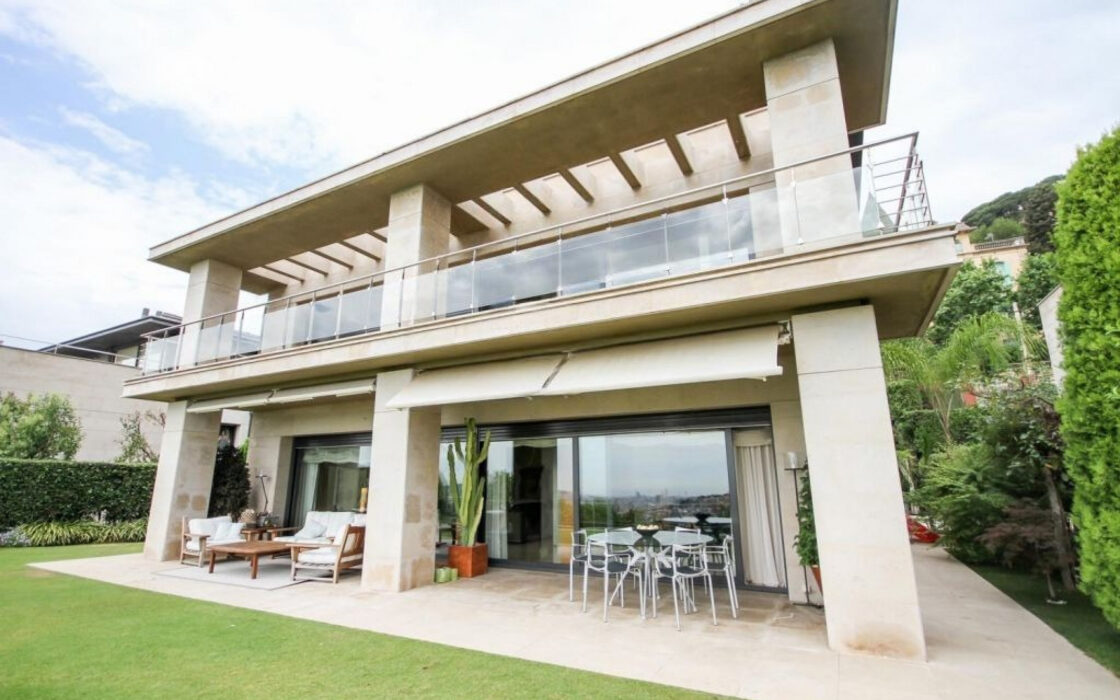 Особняк в Барселоні 1000 кв.м з чудовим видом