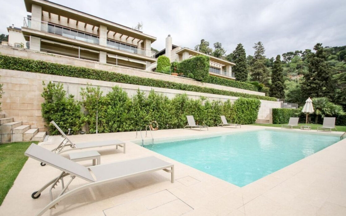 Особняк в Барселоні 1000 кв.м з чудовим видом