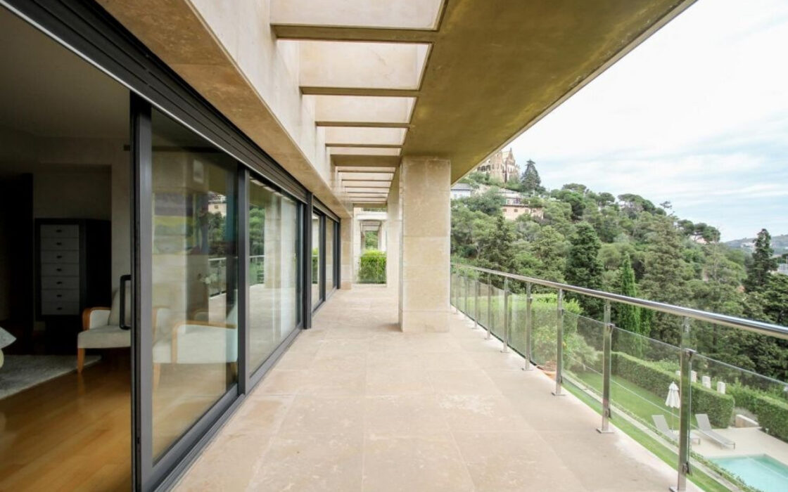 Особняк в Барселоні 1000 кв.м з чудовим видом