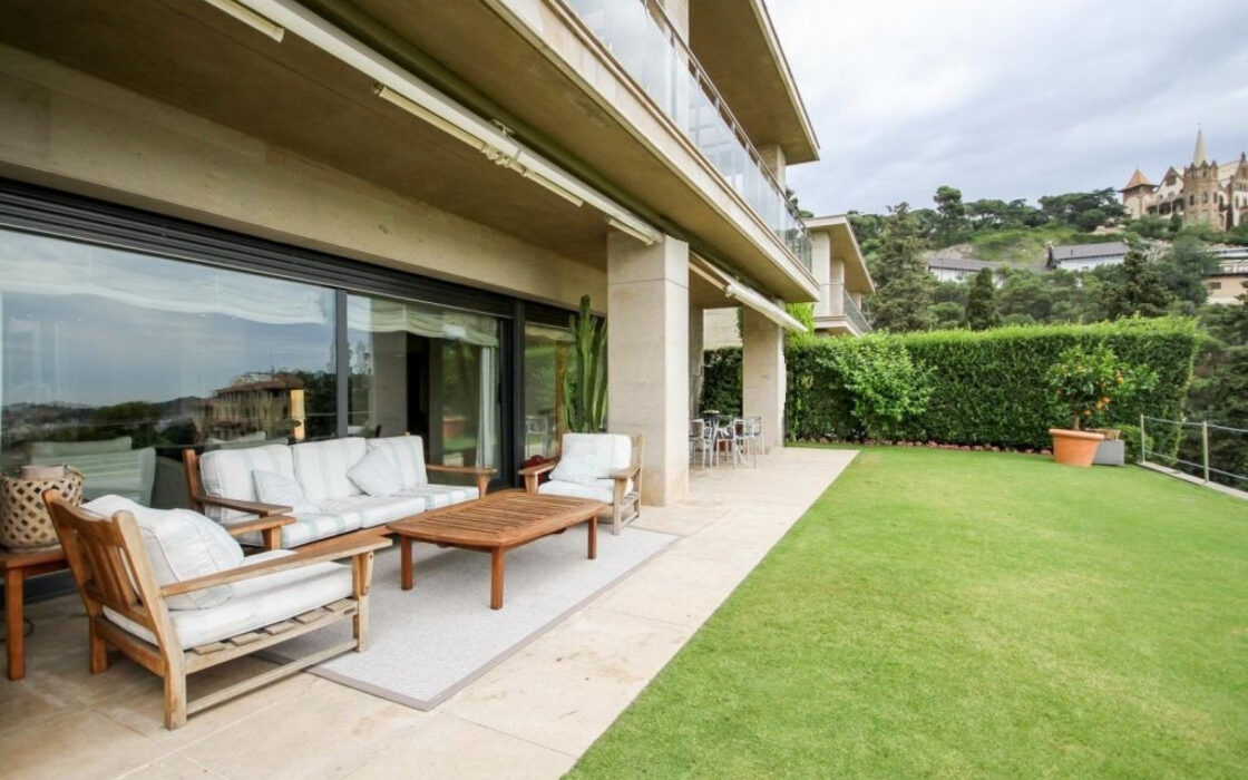 Особняк в Барселоні 1000 кв.м з чудовим видом